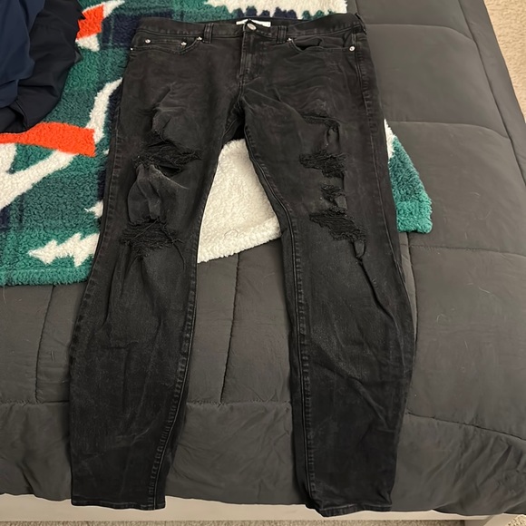 PacSun Ripped Jeans - Picture 1 of 3